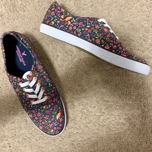 American Eagle Sneakers, size 9